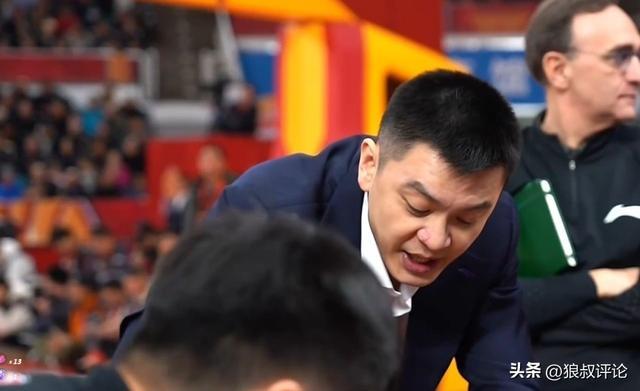 乐鱼体育官方网站-4连败跌出季后赛区域排名!杨鸣:每到单外援时我们都会有些问题