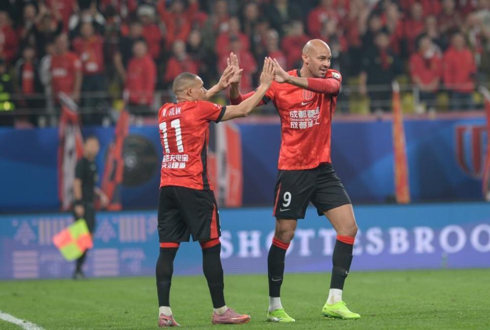 乐鱼体育app下载-蓉城两连胜领跑中超!泰山河南“清零”,5队不胜,津门虎垫底