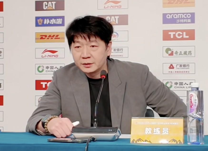 乐鱼体育app下载-邱彪：认可球队今天的拼劲，关键时刻我们与广厦还是有差距